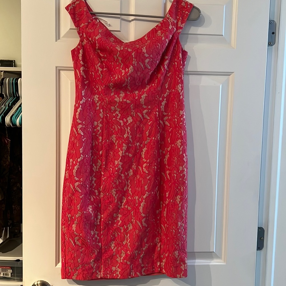 Beautiful Coral dress which can be used for a wedding or a nice dinner!